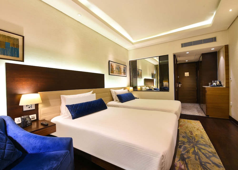 DoubleTree by Hilton Gurugram Baani Square 13/47