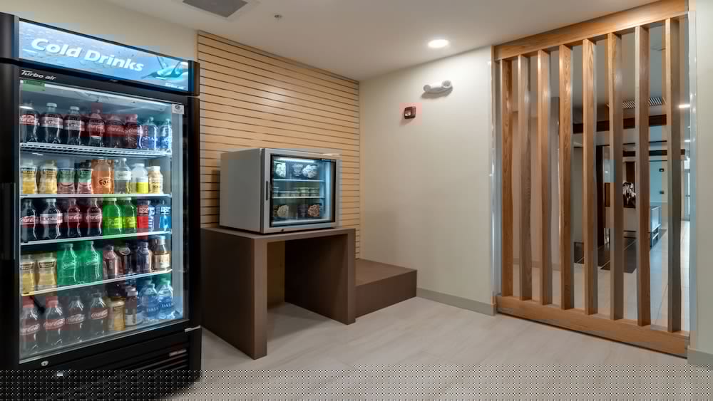 Holiday Inn Express Suites Marion 43/59