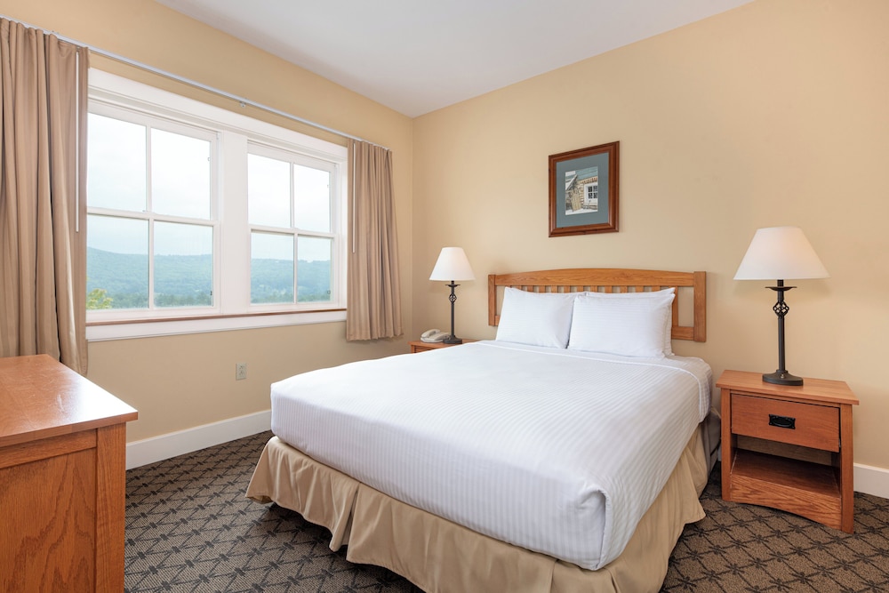 2 Bedrooms, Suite, King and Queen Bed, Sofa