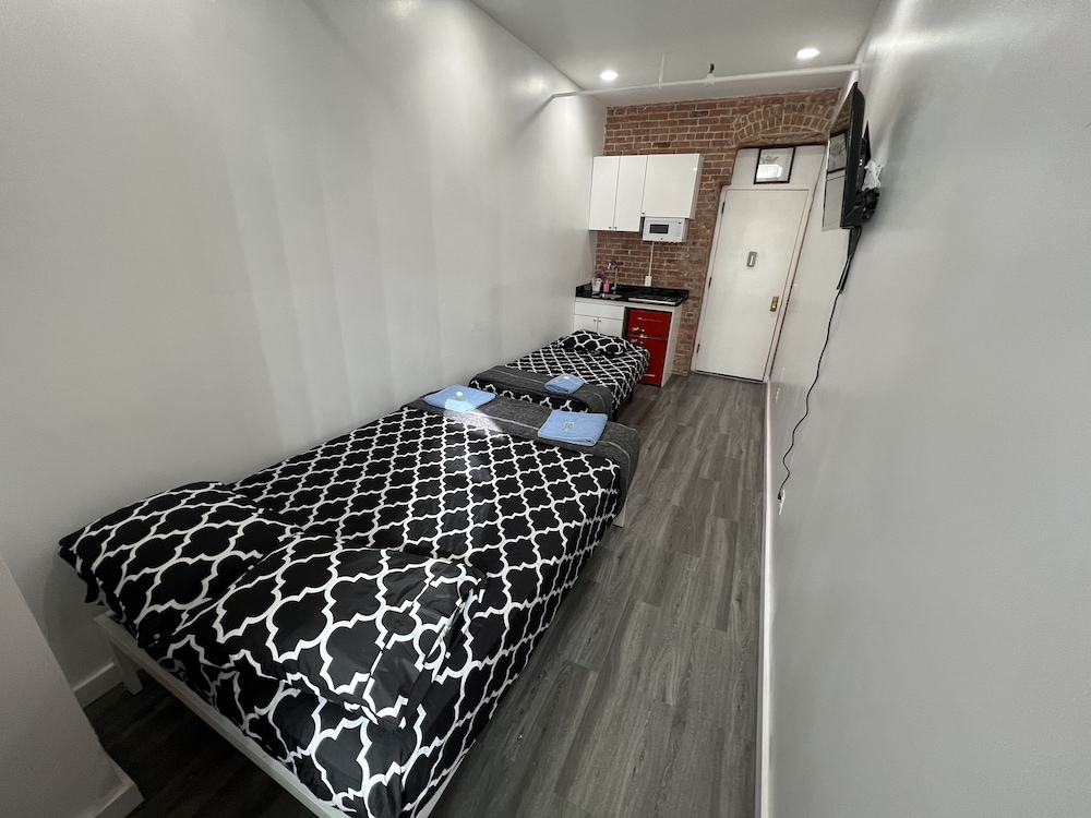 Private, Twin Beds, Trundle Bed, Shared Bathroom