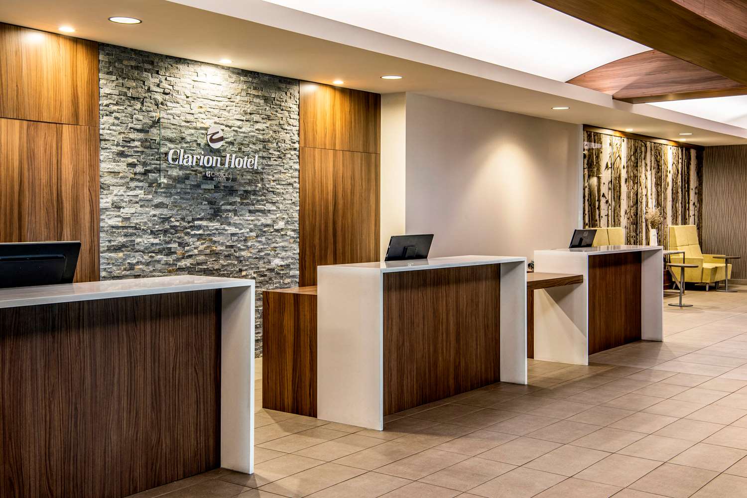 Clarion Hotel and Suites 6/21