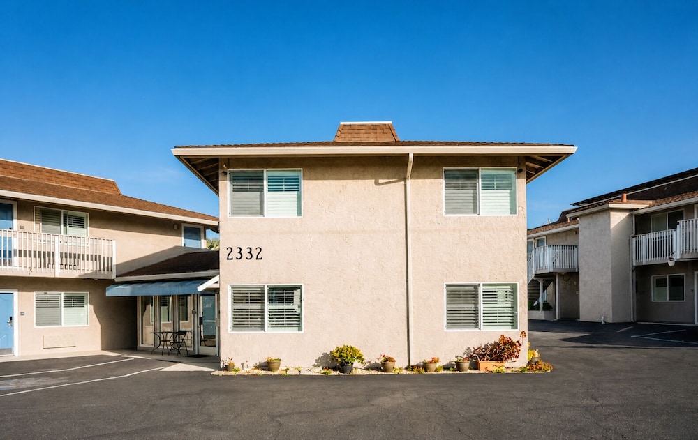 Pacific Inn Monterey 3/49