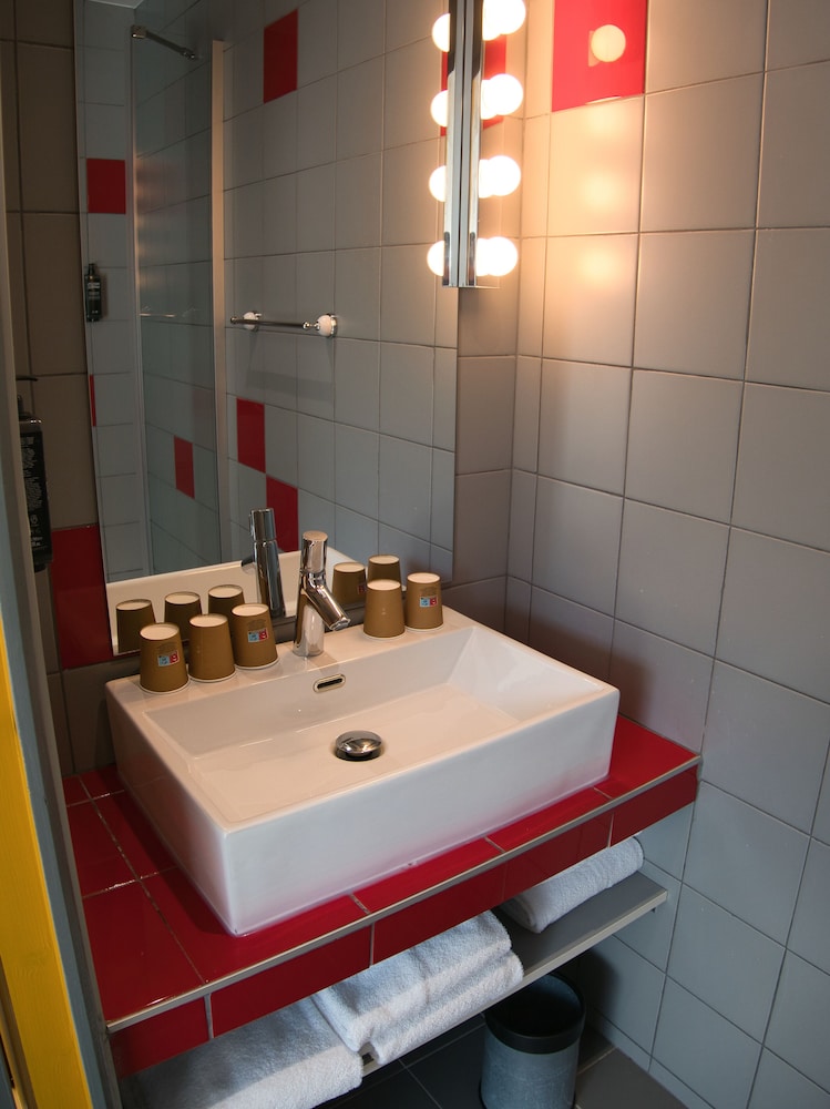 Ibis Styles Chartres 49/50