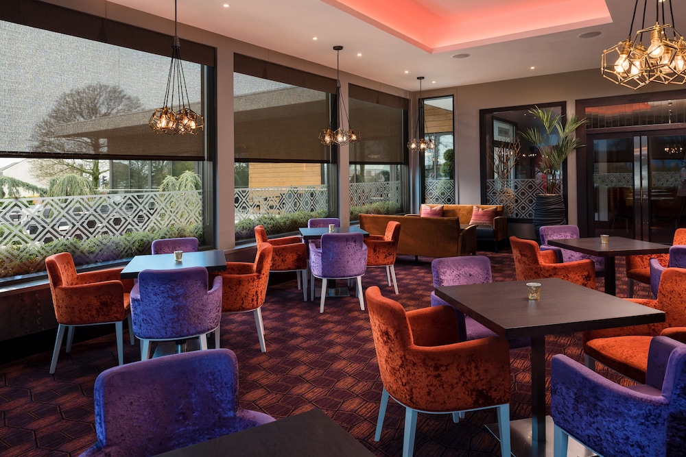 Carlton Hotel 51/61
