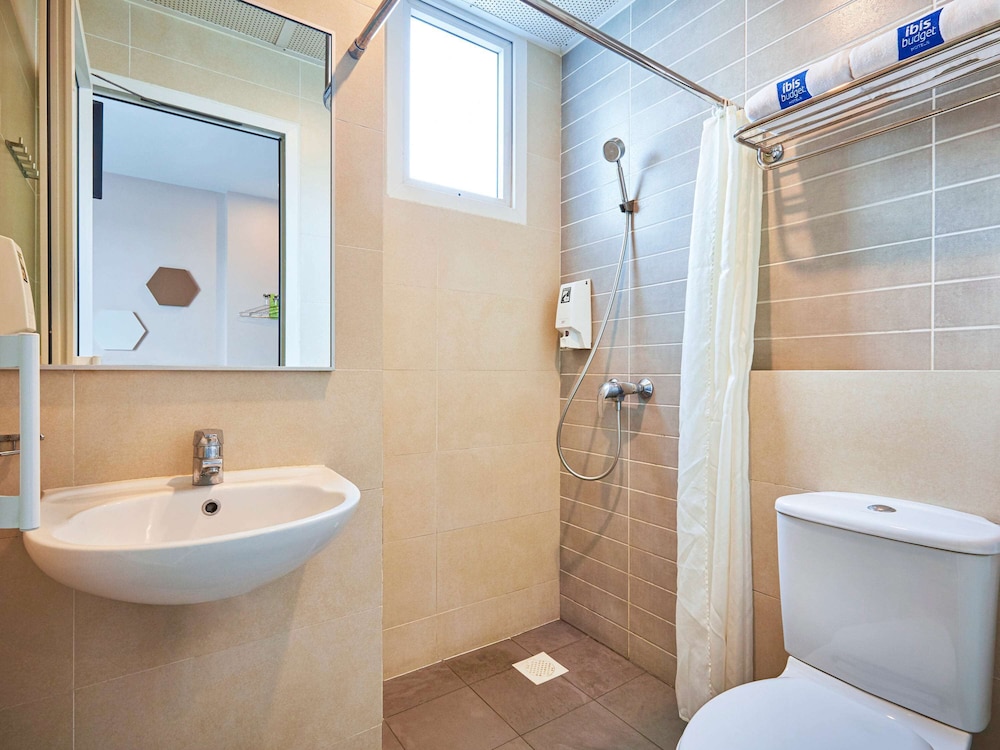 ibis budget Singapore Imperial 24/66