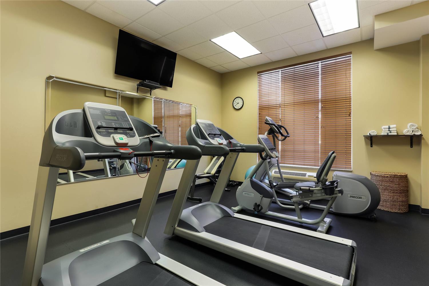 MainStay Suites Fitchburg Madison 17/44