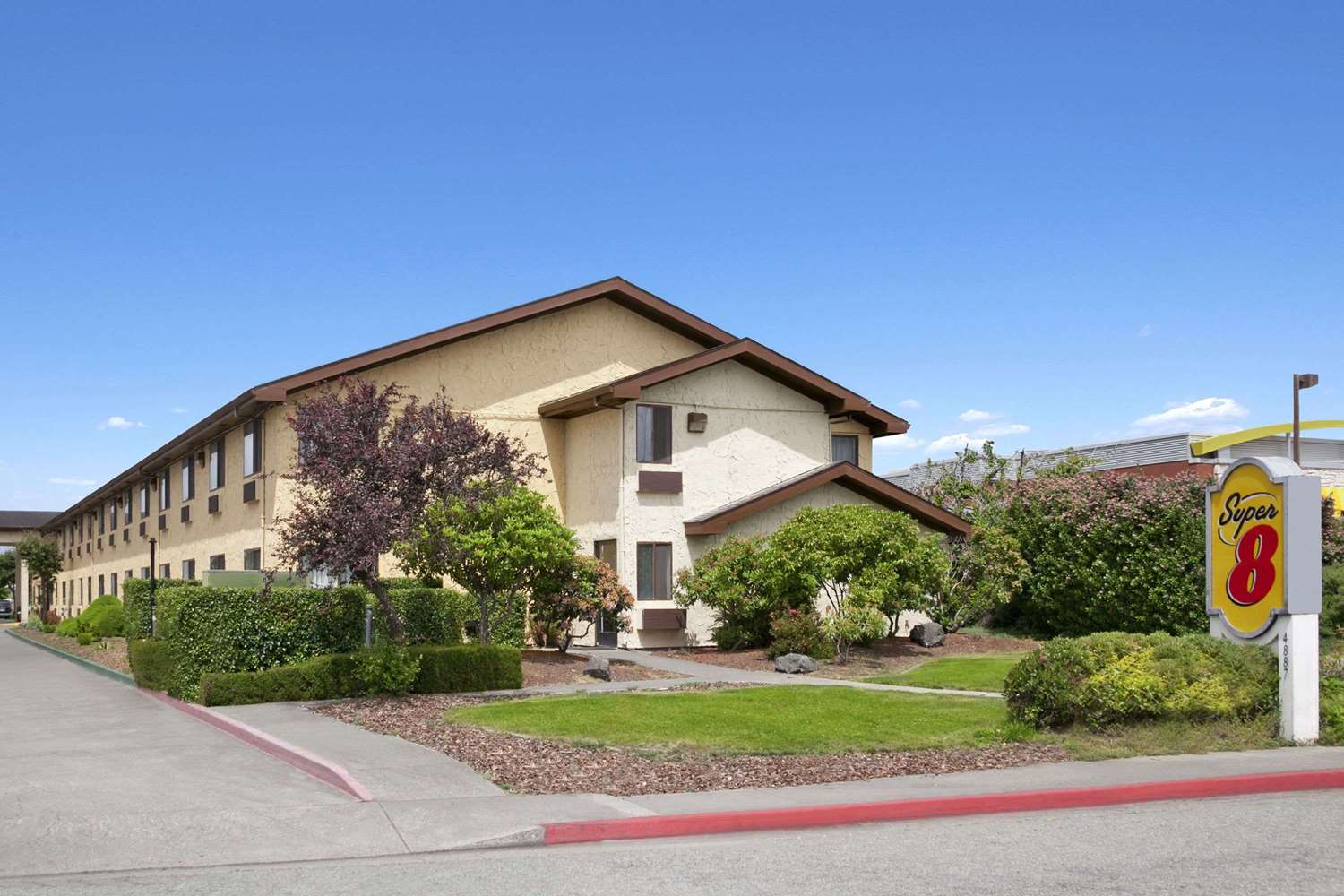 Super 8 By Wyndham Arcata 28/31
