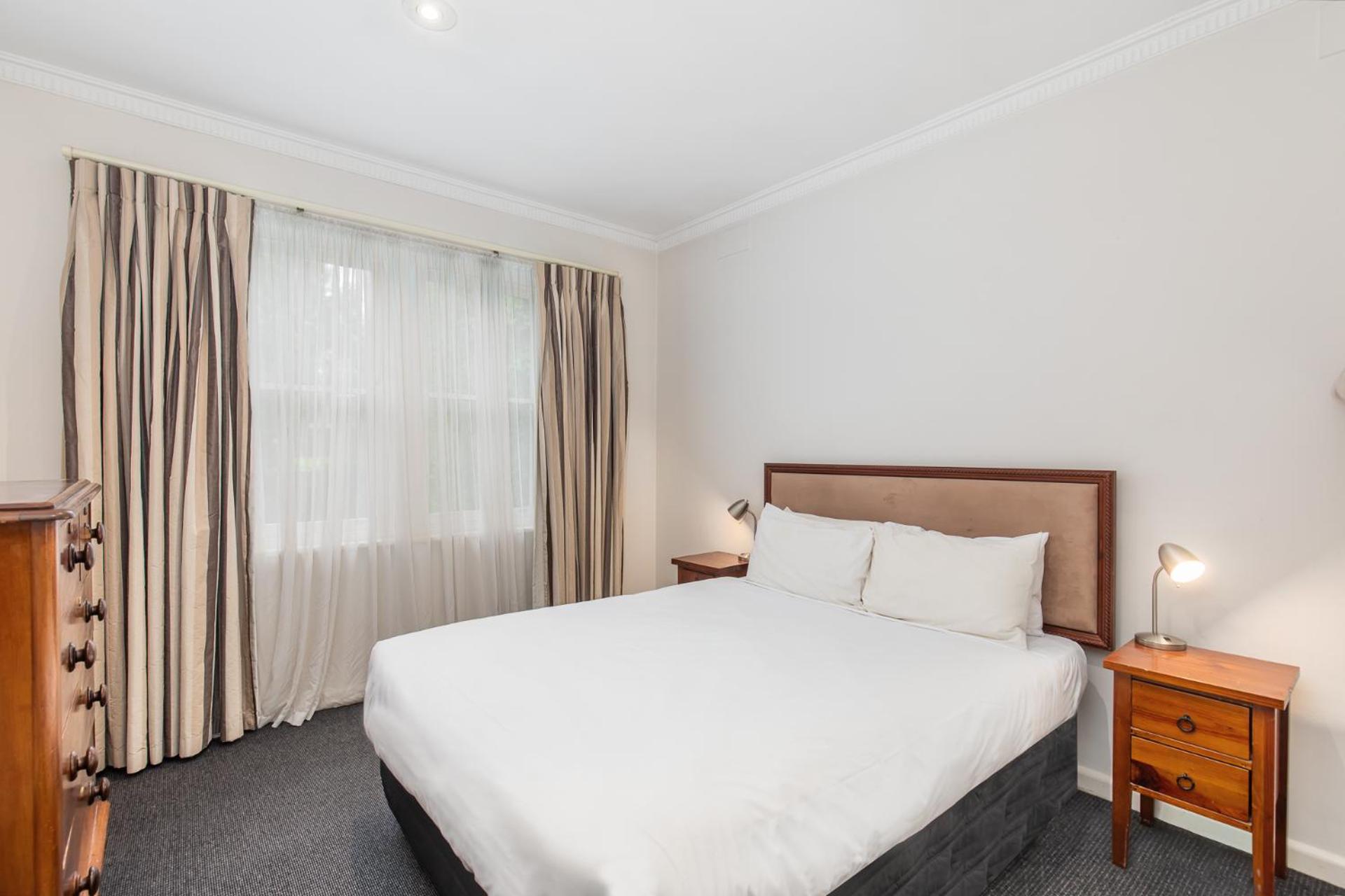 3 Bedrooms, House