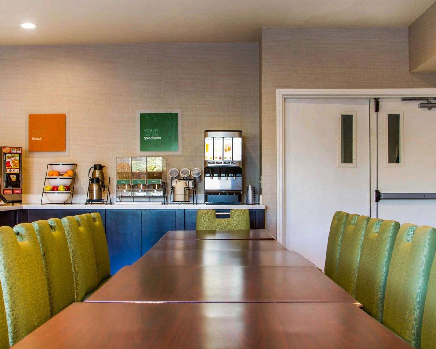 restaurant cafeteria