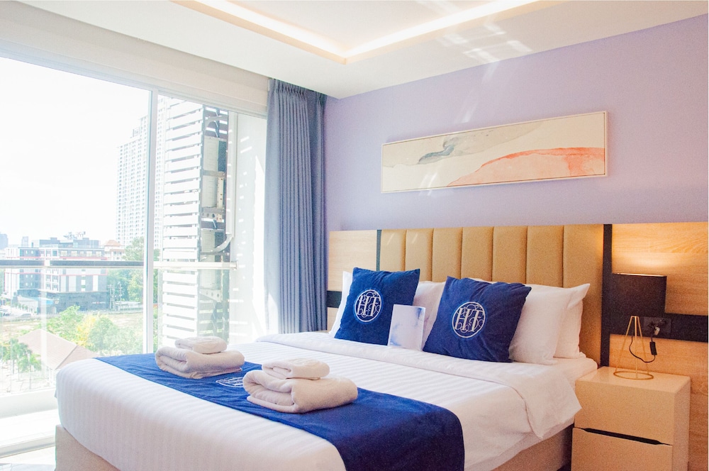 2 BEDROOMS, GRAND, EXECUTIVE