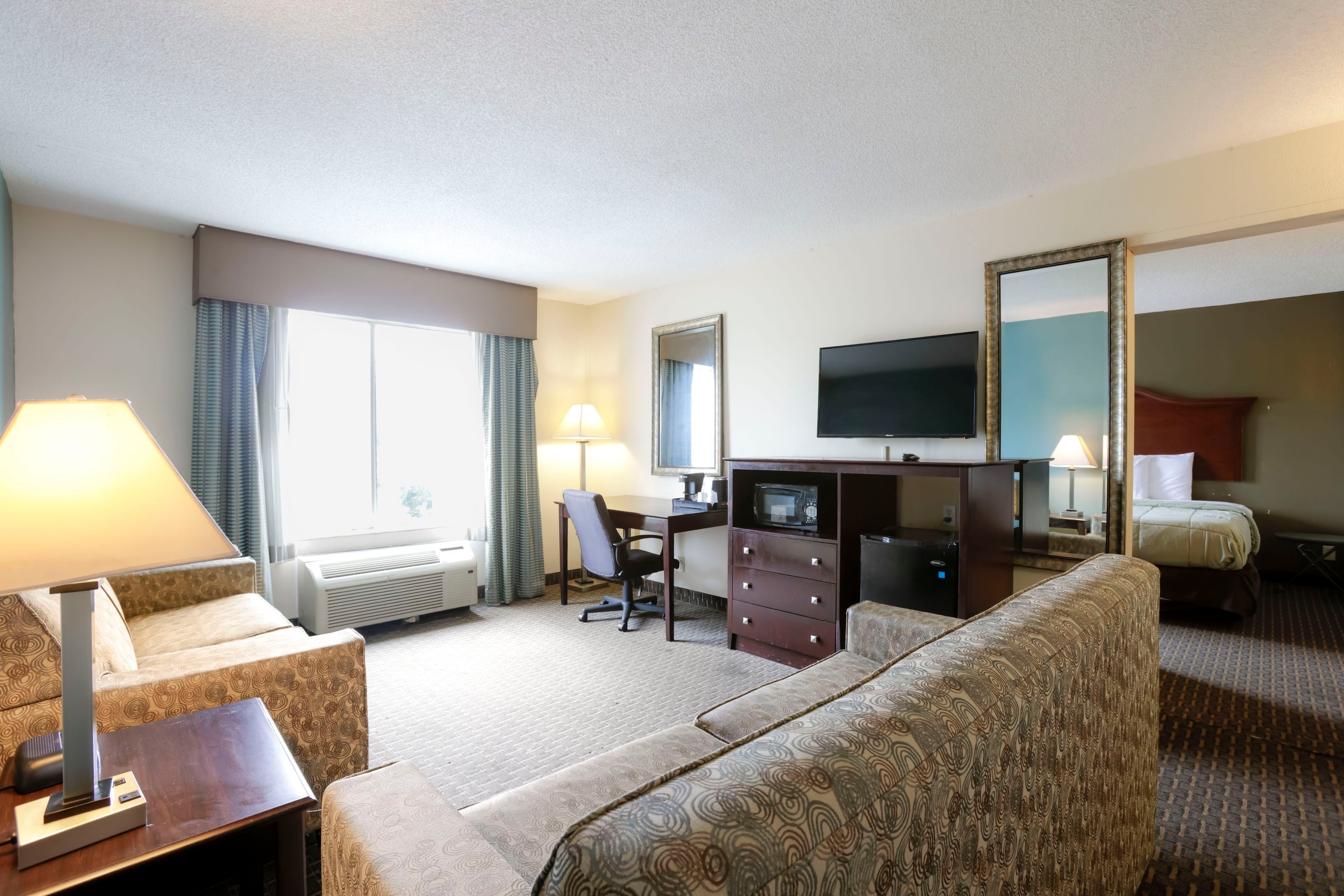 Copley Inn & Suites By OYO Akron OH 55/74