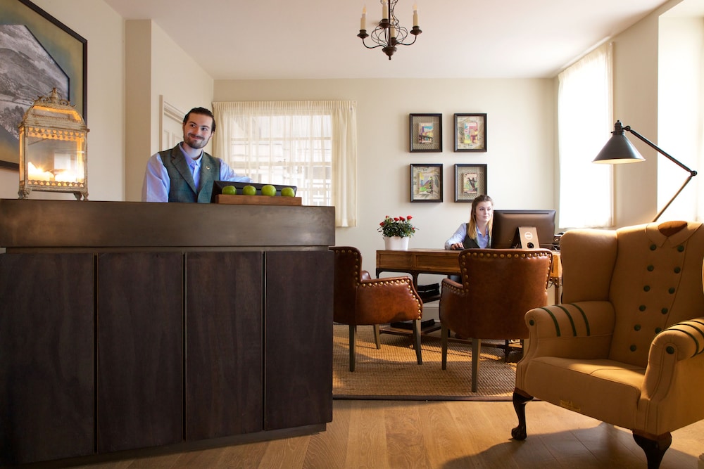 White Horse Hotel 4/46