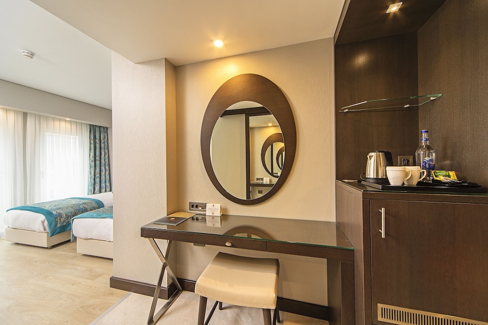 Mukarnas Taksim Hotel 65/68