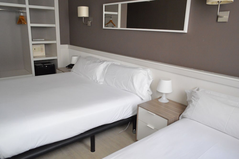 Parallel Hotel 5/48
