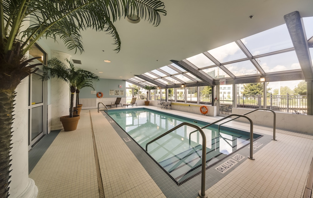 Monte Carlo Inns And Suites Downtown Markham 46/68