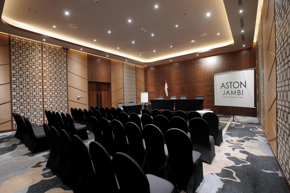 Aston Jambi Hotel & Conference Center 96/105