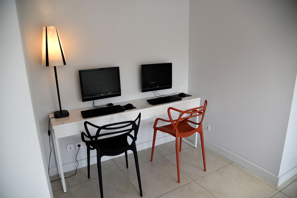 Brit Hotel Porte D Espagne 54/62