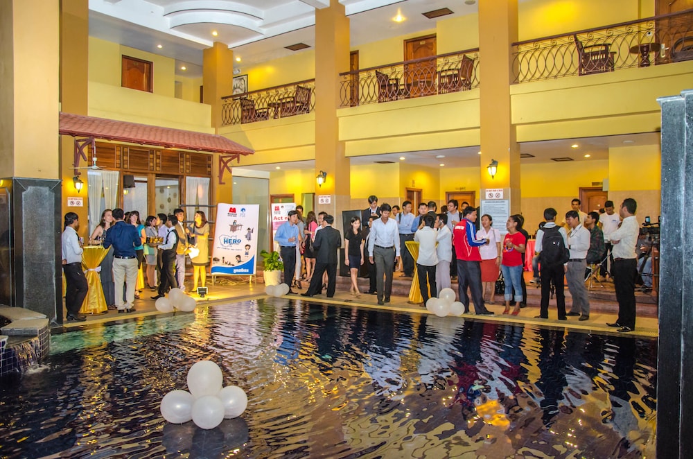 Ohana Phnom Penh Palace Hotel 50/56