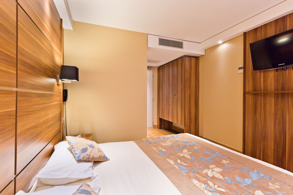 ibis Styles Annecy Le Vieux 8/65