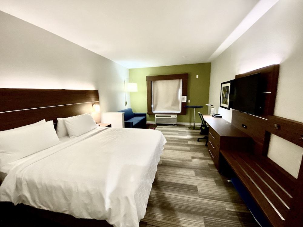 HOLIDAY INN EXPRESS PINEVILLE-ALEXANDRIA AREA 24/49