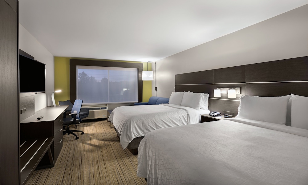 Holiday Inn Express Lake Park 12/41