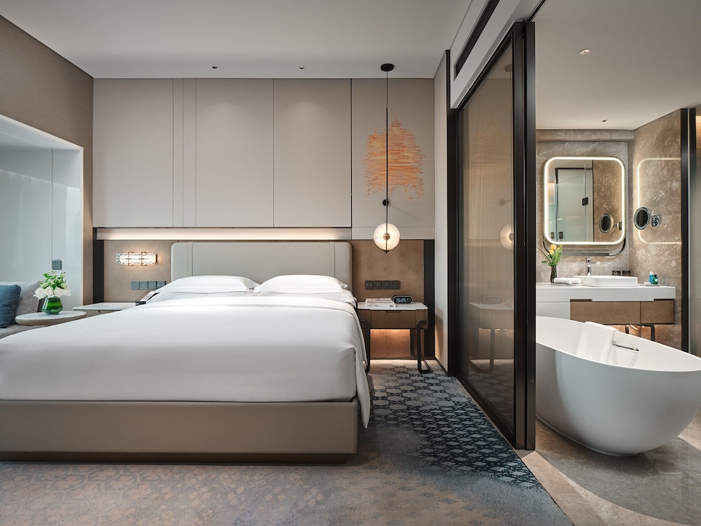 Crowne Plaza Hohhot City Center 14/76