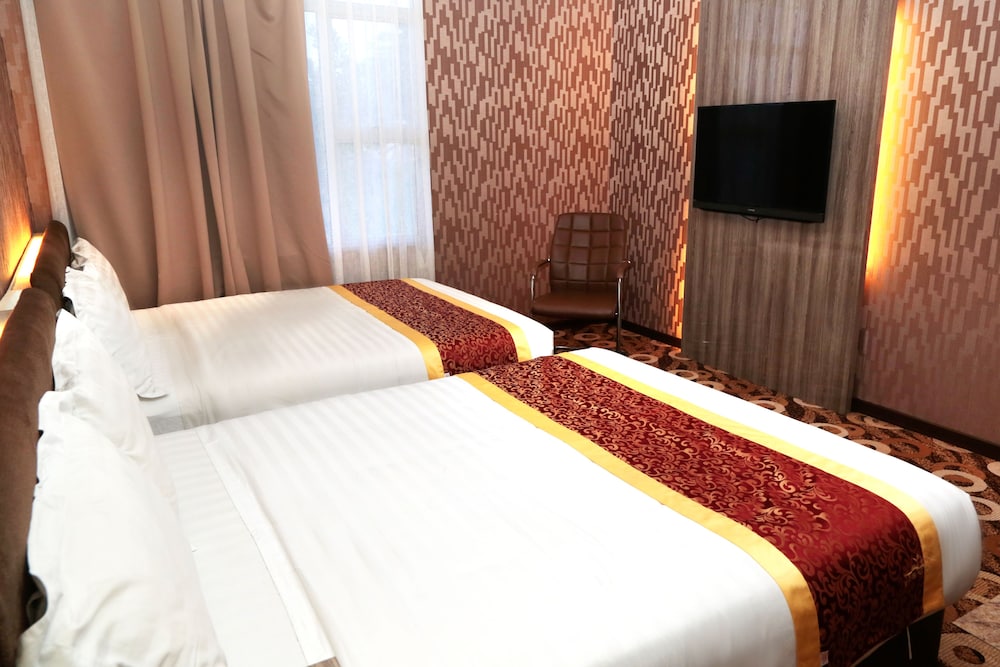 Golden Valley Hotel 10/46