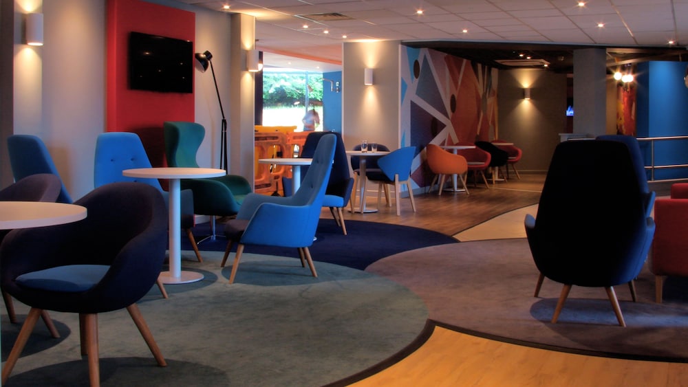Holiday Inn Express London Stansted Airport 29/33