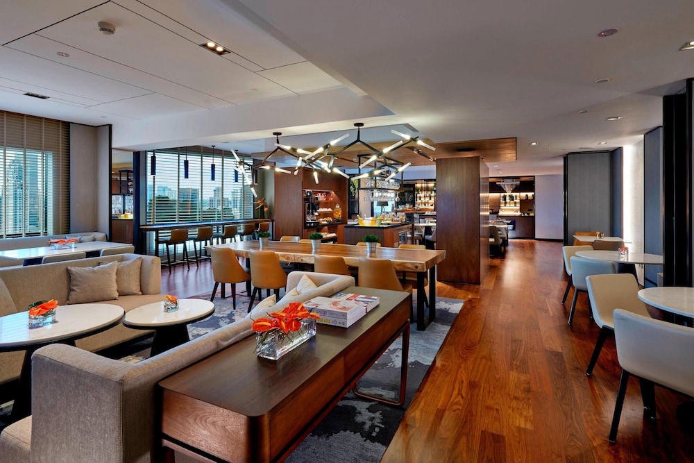 Renaissance Kuala Lumpur Hotel & Convention Centre 23/35