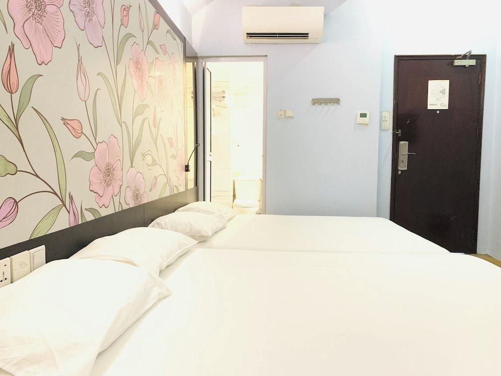REGIN HOTEL 43/56