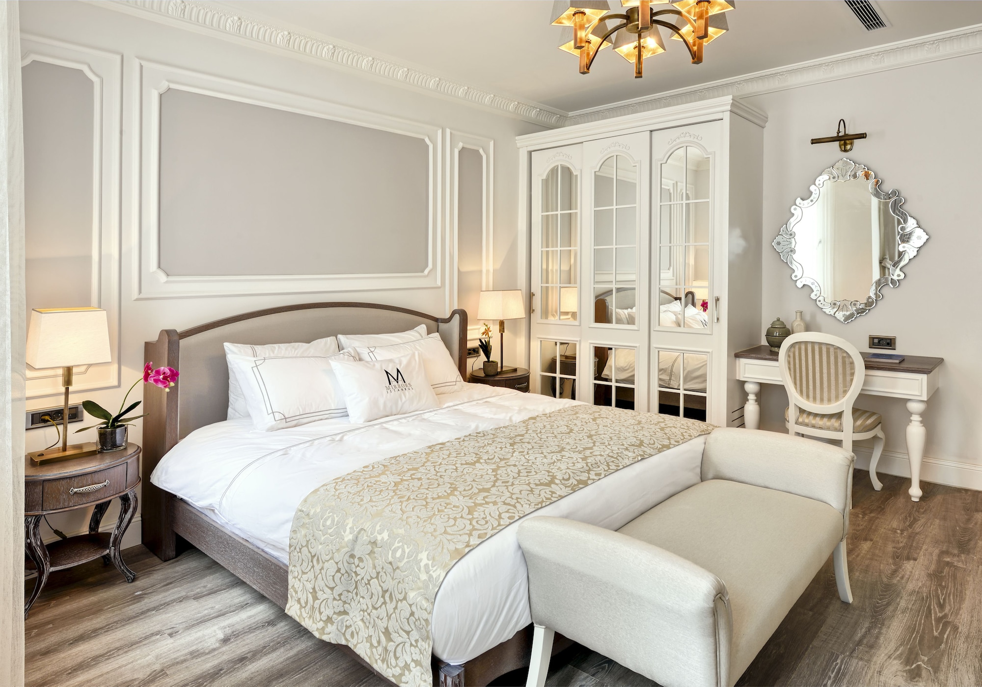 Suite, Jetted Tub