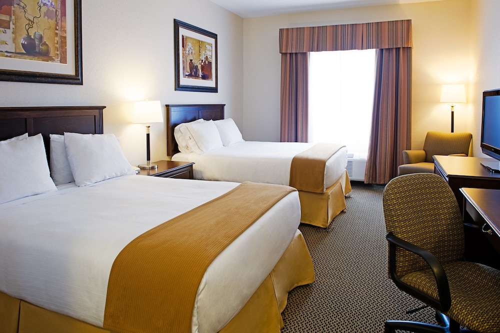 Holiday Inn Express Suites Slave Lake 18/69