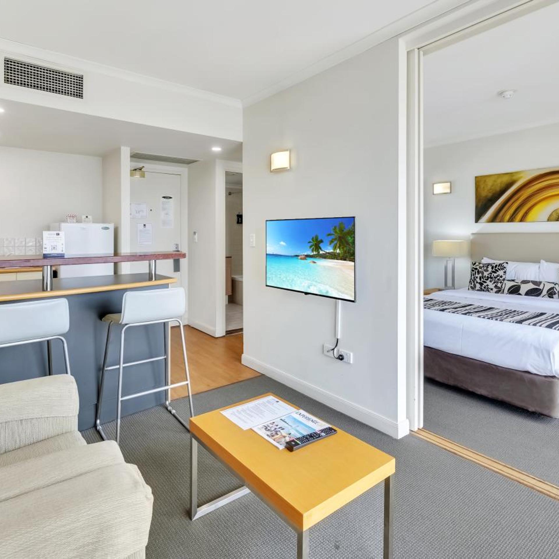 غرفة بسرير كوين بغرفة نوم واحدة، CENTRAL COSMO APARTMENTS 2/5
