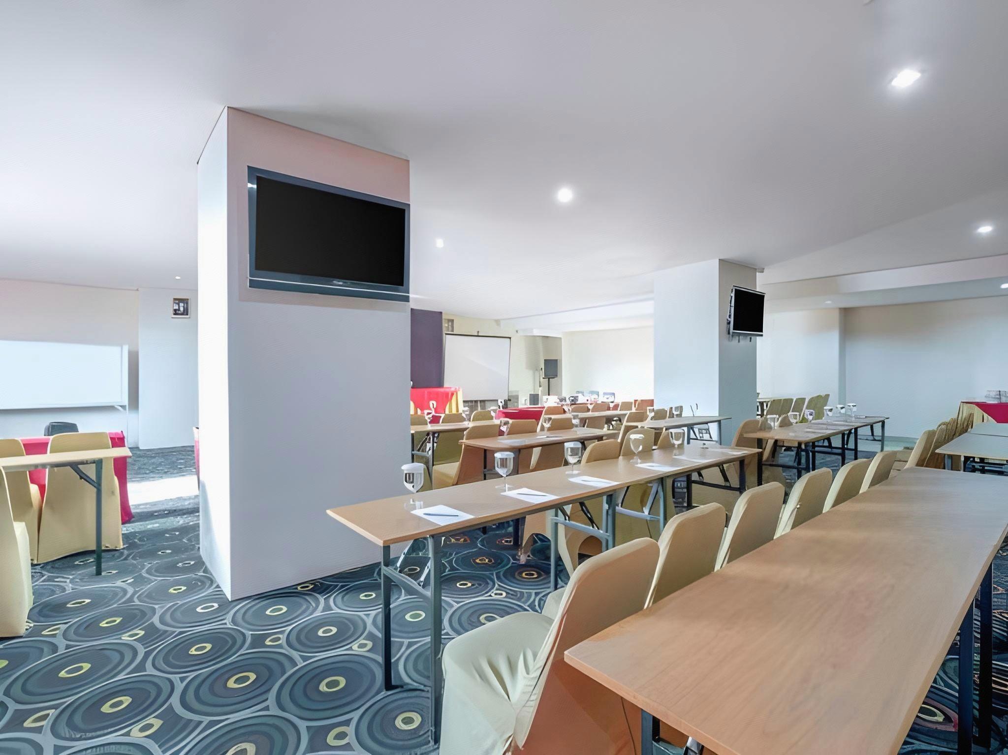 Townhouse Oak near Losari Beach formerly Lynt Hotel Makassar 26/32