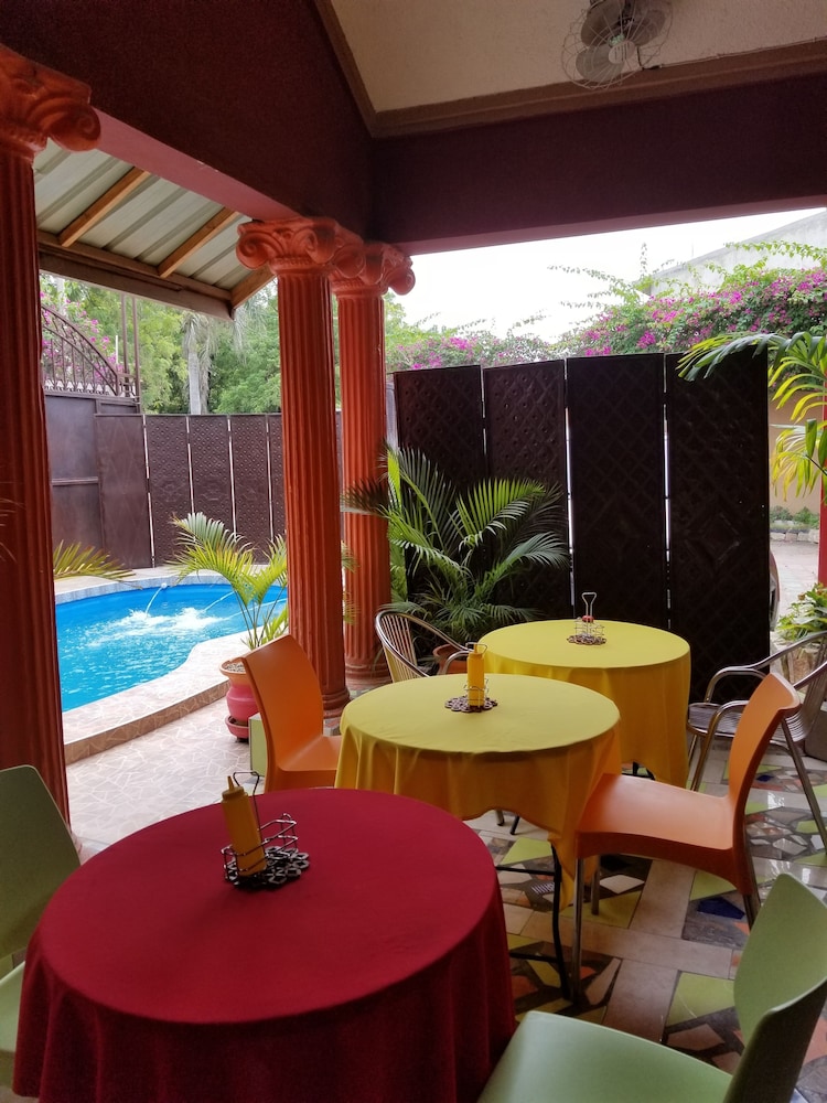 Daniella Inn Hotel 3/6