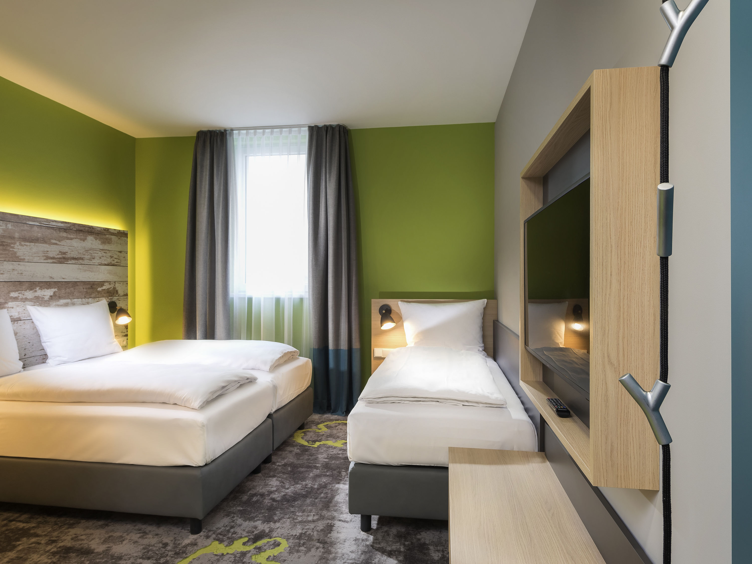 FAMILY, 1 DOUBLE AND 1 SINGLE BED