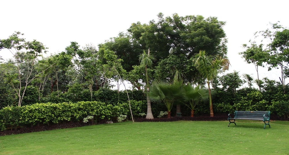 Nidhivan Sarovar Portico Vrindavan 55/58