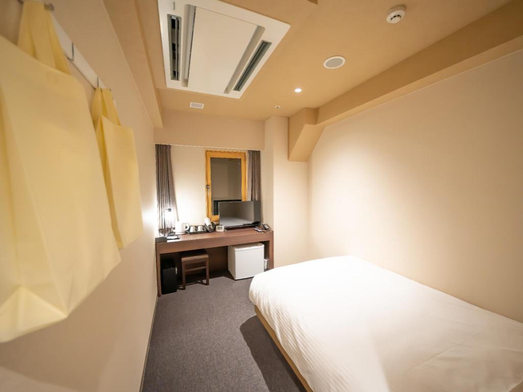 Semi Room, Double Bed