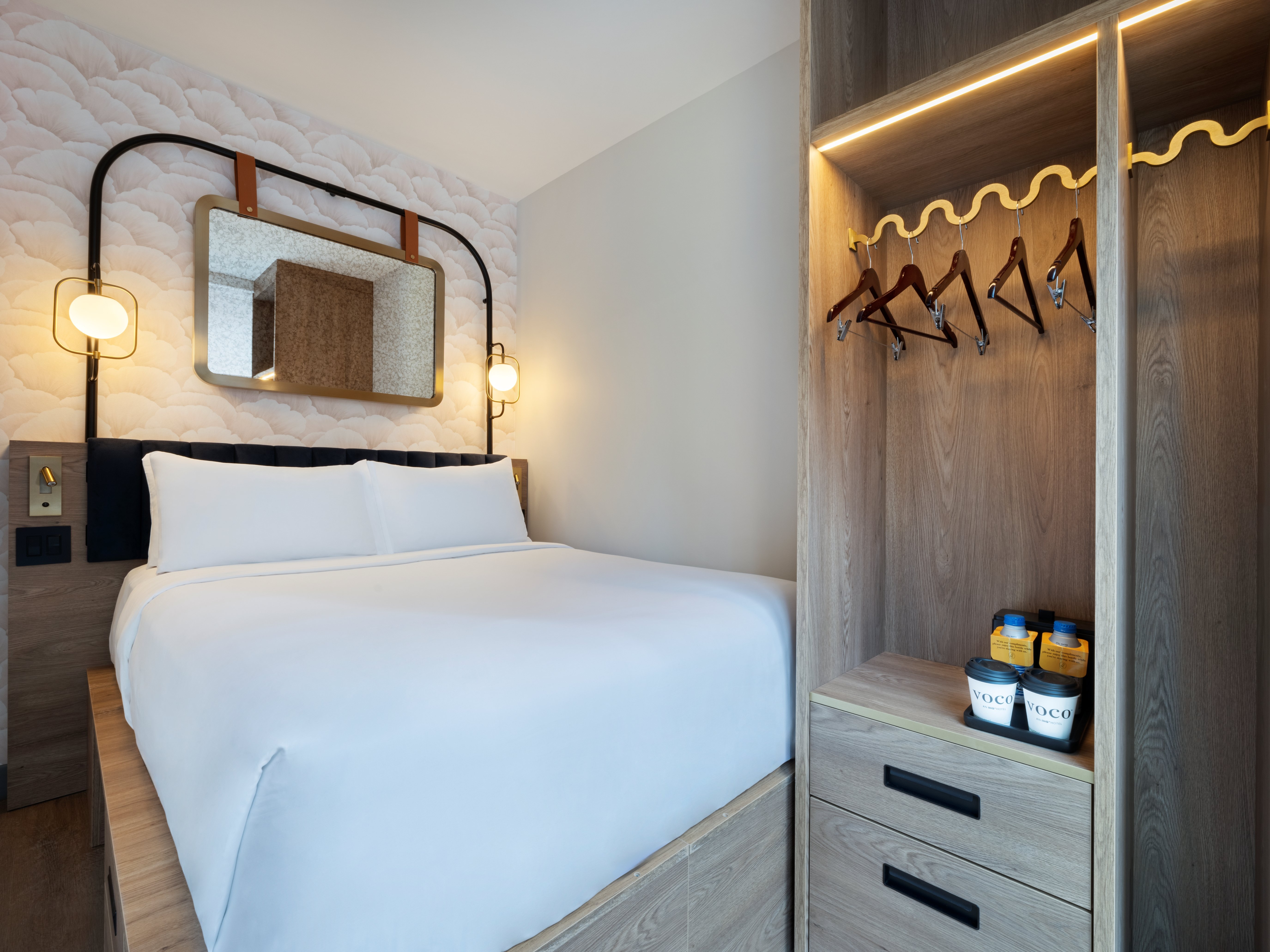 Standard, Queen Bed, Times Square View