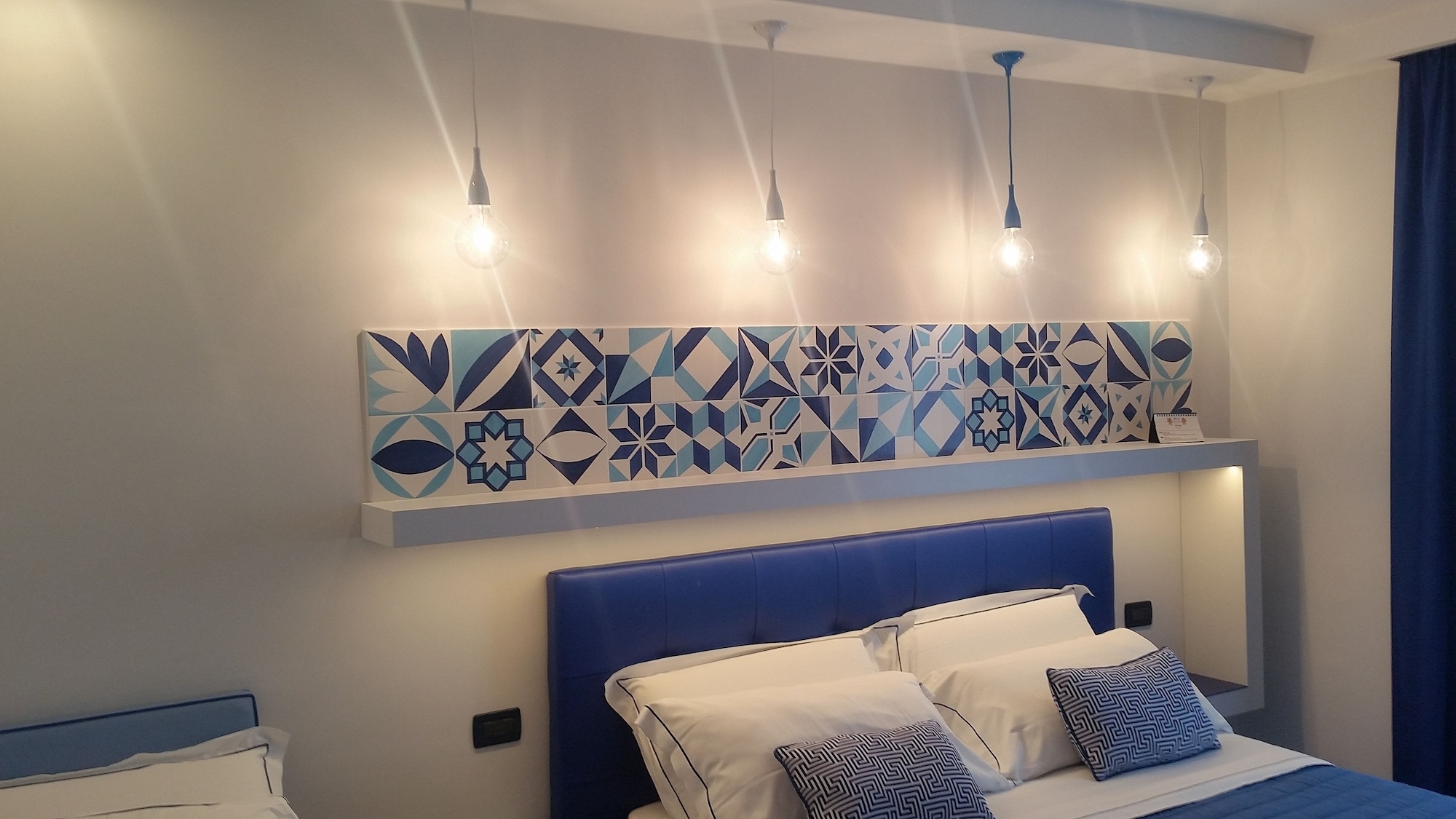 Room, Twin Beds, Leone 5/8