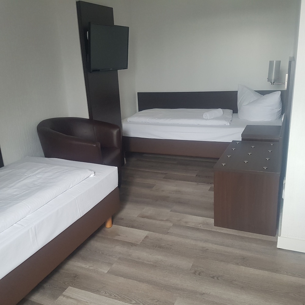 ECONOMY, TWIN BEDS