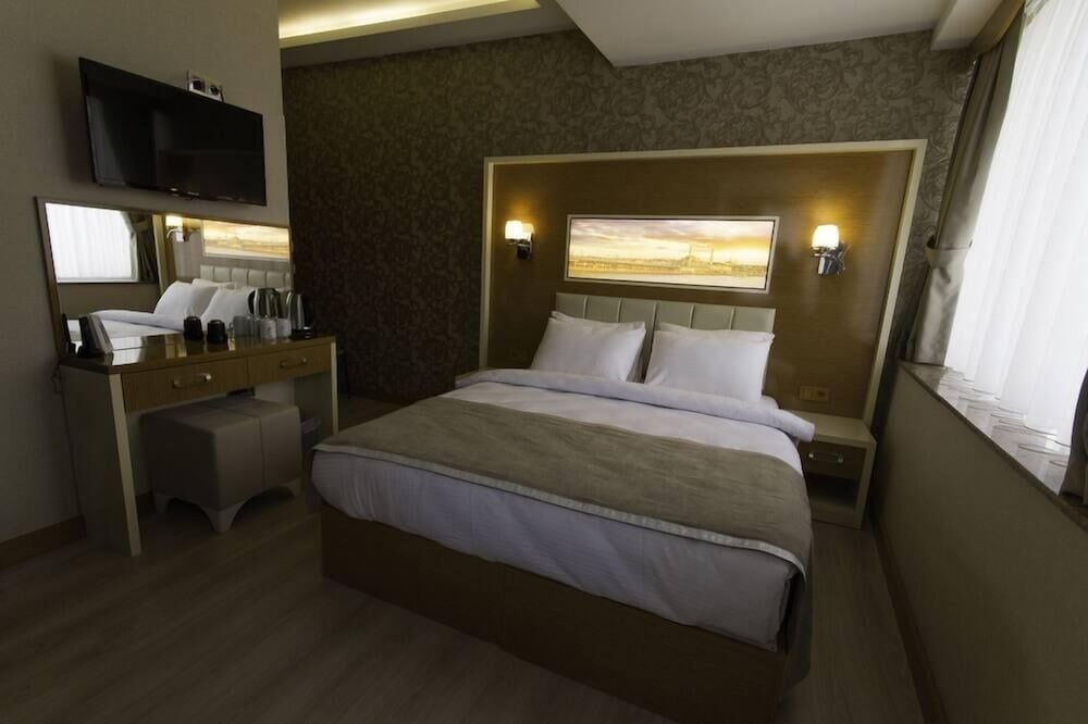 DE MAISON AIRPORT HOTEL 9/63