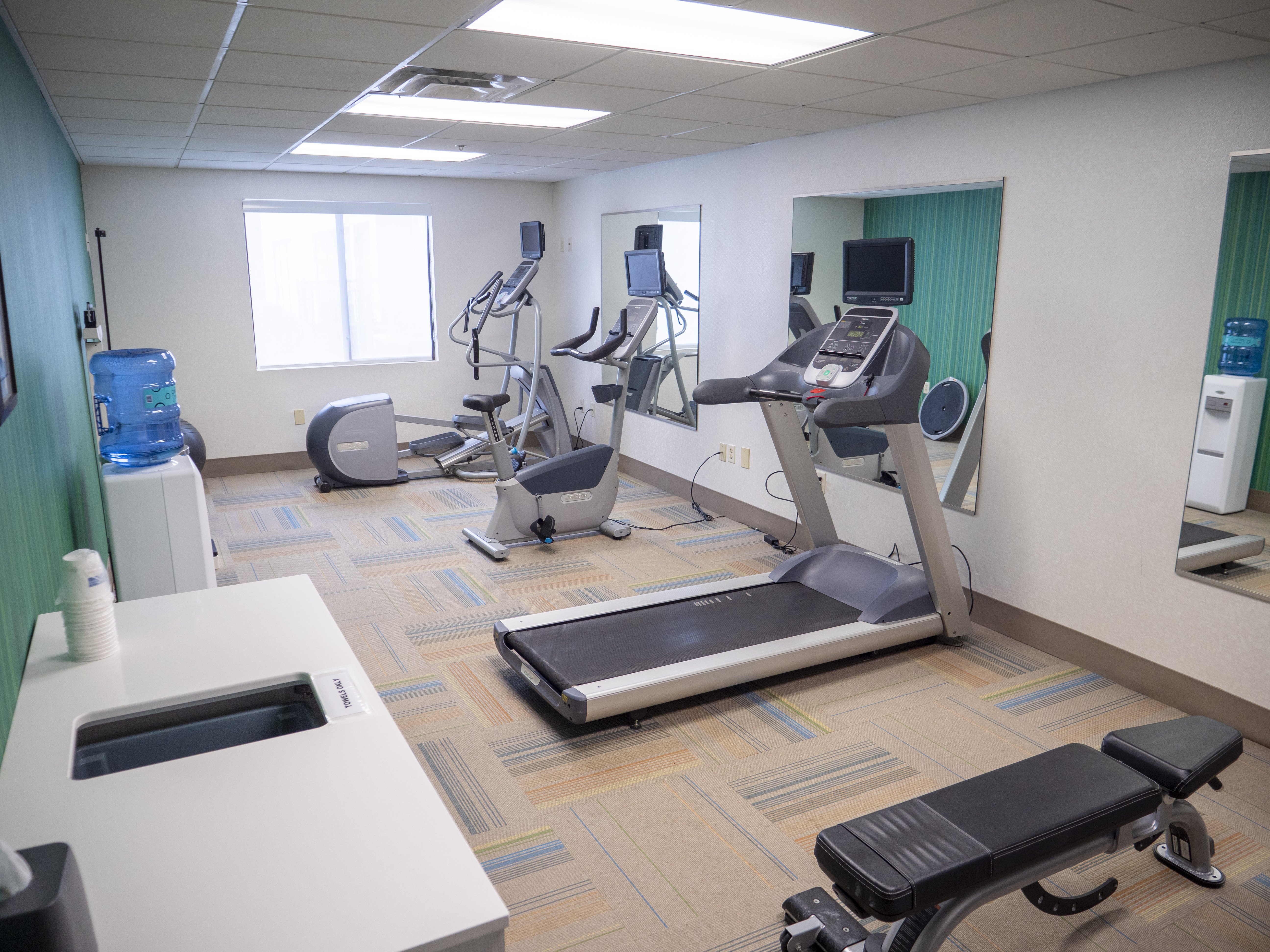 Holiday Inn Express Suites Greenville Airport 38/70