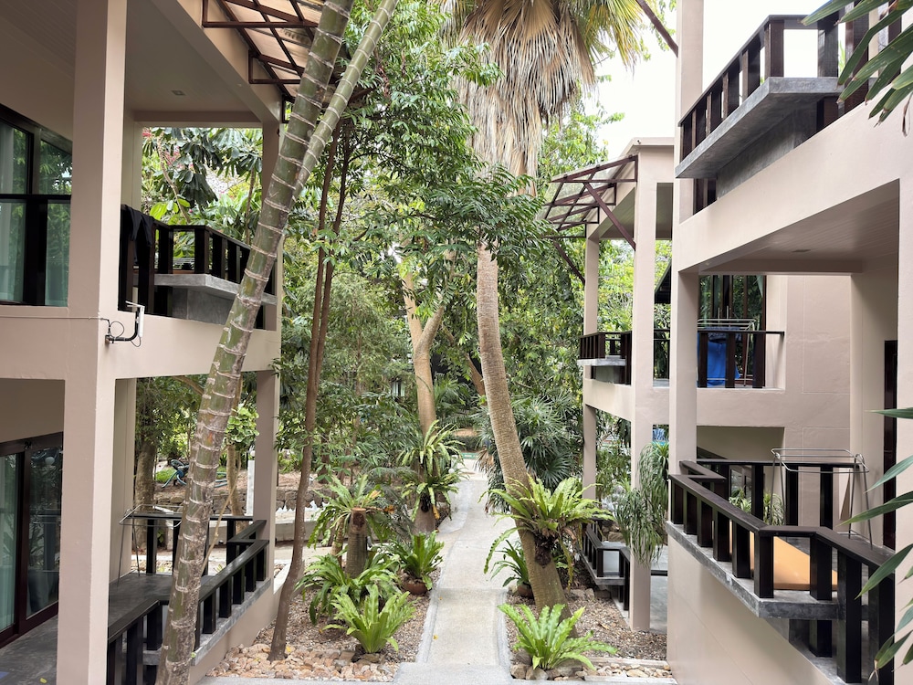 In Touch Resort 47/58