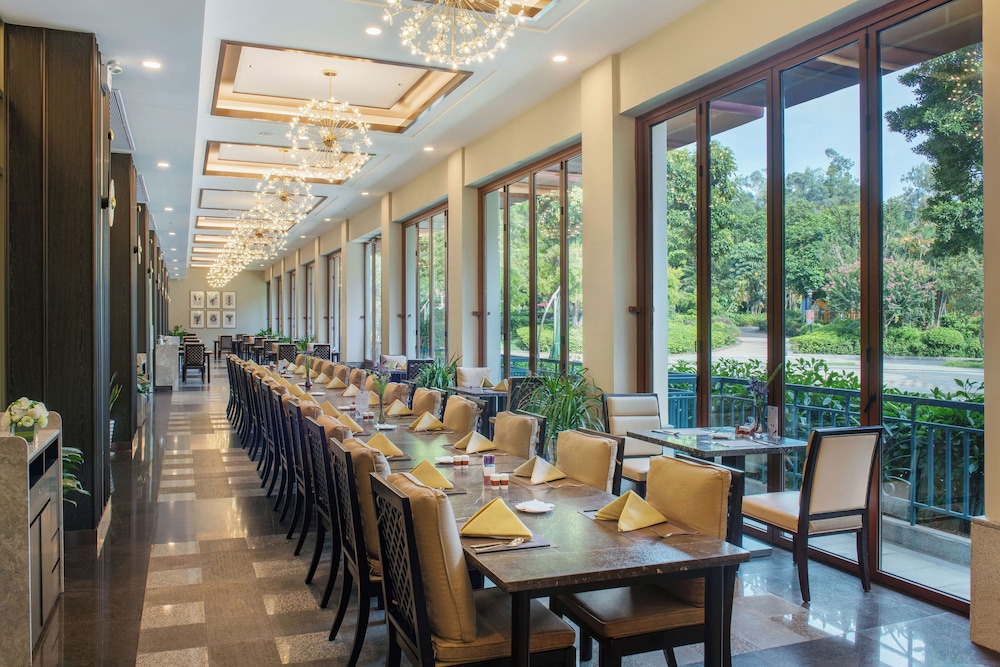 Dongguan Forum Hotel and Apartment 44/50
