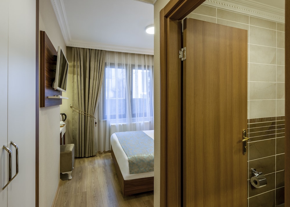 KUPELI HOTEL 39/58