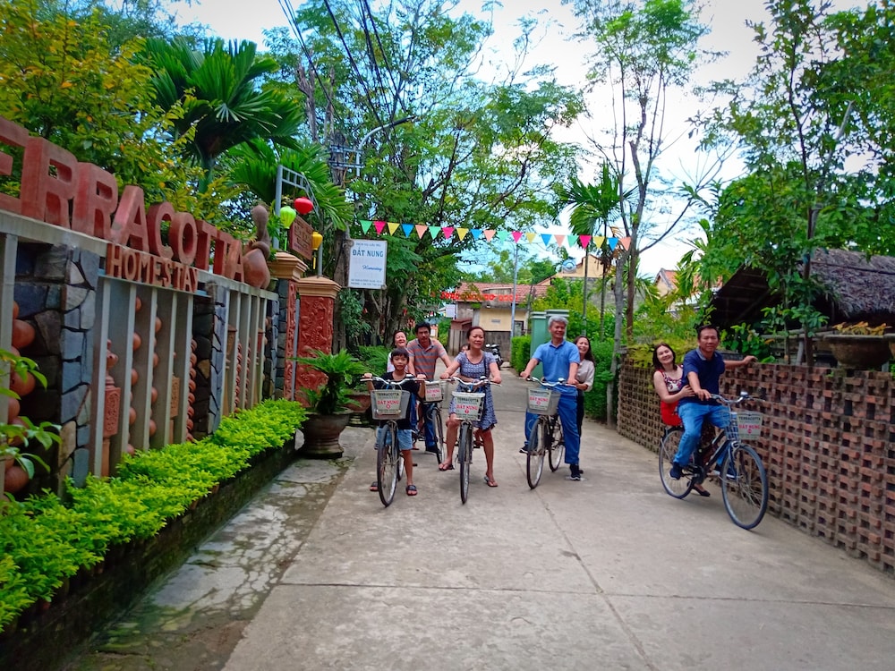 Terra Cotta Homestay And Hostel 28/36