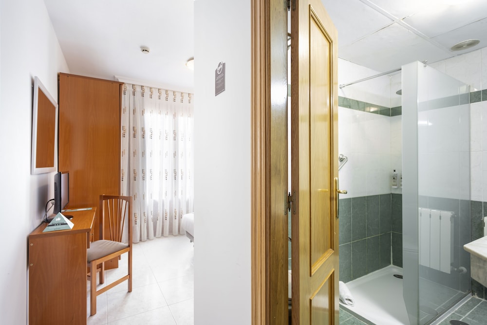 Hotel Maria de Molina 50/50