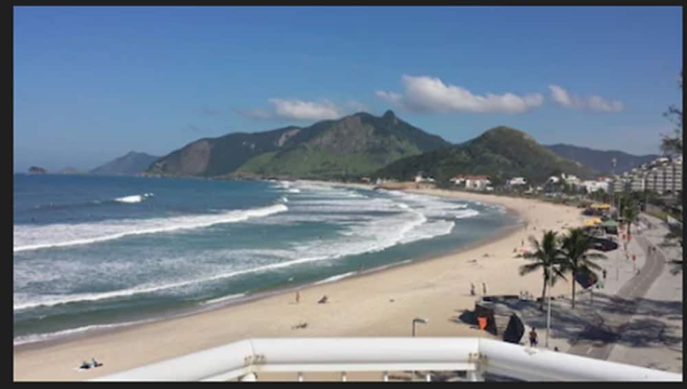 KS Beach Hotel 48/56