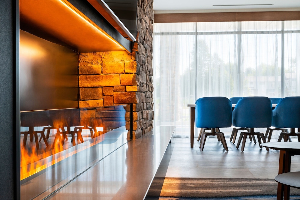 Fairfield Inn & Suites by Marriott North Bay 37/50